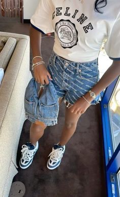 White And Blue Outfits For Women, Alexander Wang Outfit, Wang Outfit, Celine Shirt, Streetwear Girl, Fly Outfit, Cute Birthday Outfits, Jewelry Cute