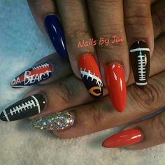 Chicago Bears Nails Art, Chicago Bears Nails, Sports Nail Art, Nfl Nails, Football Nail Designs, Football Nail Art, Sports Nails, Football Nails, Themed Nails