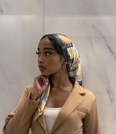 Arabic Scarf Women, Head Scarf Aesthetic, Headscarf Styles, Head Scarf Outfit, Christian Veils, Headwrap Styles, Hijab Turban Style, Headwrap Hairstyles, Turban Hijab