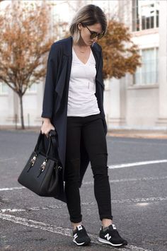 Black Coated Jeans, Sneaker Outfits, Beginners Knitting, Urban Chic