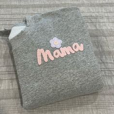 Hand Embroidered Mama Sweatshirt. Unisex Gildan Sizing, Can Be Customized Just Send Me A Message! Indie Hipster, Colorful Sweatshirt, Anime Sweatshirt, Camo Sweatshirt, Lace Sweatshirt, Send Me A Message, Grey Quilt, Sweatshirts Pattern, Mama Sweatshirt