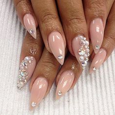 Stiletto nails☻ Stiletto Short Nails, Almond Acrylic Nails Designs, Shellac Nail Colors, Bridal Nails Designs, Cute Toe Nails, Sassy Nails, Nail Candy, Bridal Nails, Nail Designs Glitter