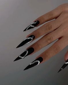 Black nails with 3d chrome Black Nails With Pearls, Black Stiletto Nails, Punk Nails, Colorful Nails, Minimal Nails