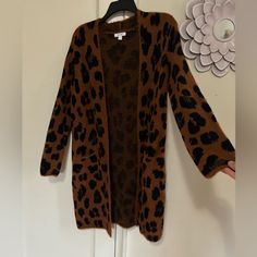 Nine West Size Small Leopard Print Never Worn Acrylic, Nylon Blend Long-Length Cardigan Front Pockets Trendy Long Brown Cardigan, Casual Leopard Print Outerwear For Layering, Trendy Brown Open Front Sweater, Trendy Brown Open Front Cardigan, Leopard Print Cardigan, Printed Cardigan, Long Cardigan, Cheetah Print, Long Length