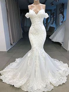 Elegant Sweetheart Short Sleeves Lace Mermaid Wedding Dresses Lace Applique Wedding Dress, Pnina Tornai, Mermaid Wedding Dresses, Trending Pins, Applique Wedding Dress, Lace Bridal Gown, Joe Jonas, Lace Mermaid, Lace Mermaid Wedding Dress