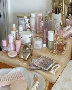 Makeup Therapy Aesthetic, Girly Girl Aesthetic, Skincare Selfcare, Clean Girl Aesthetic, High Quality Bedding, Pretty Skin, Quality Bedding, Bedding Accessories, Clean Girl