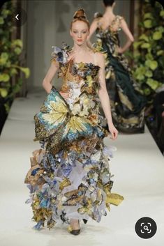 Butterfly Haute Couture, Butterfly Fashion Design, Nature Fashion Design, Fashion Inspired By Nature, Yumi Katsura Couture, Flower Couture, Yumi Katsura