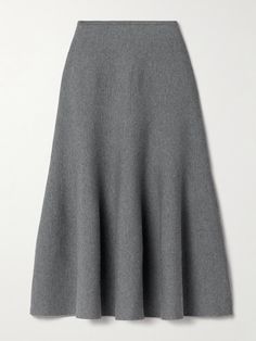 KHAITE is an expert at perfecting the shape and fabrication of each design. This 'Odil' skirt is made from an anthracite wool-blend that fits comfortably slim through the hips before flaring out to a floaty midi hem. Wears yours with a tonal sweater or collared shirt. Wool Midi Skirt, Summer Style Guide, Flat Dress Shoes, Dress Flats, 2024 Fashion, Gray Skirt, Collared Shirt, Everyday Wardrobe, David Yurman