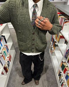 #fashion#streetstylefashion#y2k Zip Up Cardigan Outfit, Cable Sweater Outfit, Mens Cable Knit Cardigan, Outfit Hombre, Sweater Shawl, Cable Knit Sweater Cardigan, Knit Cardigan Sweater, Inspo Outfit, Cardigan Outfits