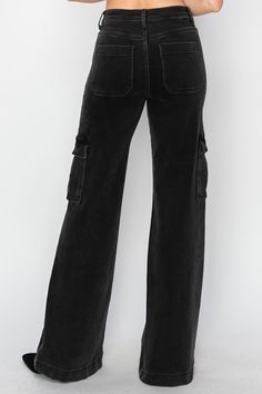 These high-rise wide leg cargo jeans combine comfort and style with a utilitarian edge. The wide-leg silhouette adds a modern twist to the classic cargo pants design. Featuring cargo pockets for a functional touch and a high-rise waist for a flattering fit. These jeans offer a trendy yet versatile look that can be dres Cargo Pants Design, Wide Leg Cargo Jeans, Boyfriend Denim, Swimwear Bottoms, Pants Design, Short Leggings, Cargo Jeans, New Tops, Jeans Pants