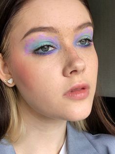 Pretty Makeup Looks, Graphic Liner, Make Up Inspo, Makeup Hacks, Facepaint, Daily Makeup, Glam Looks, Gerard Way, Pretty Makeup