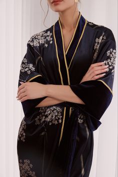 Luxury velvet kimono robe for winter trends, christmas idea for your precious love, end of season cheer gifts Bride Robe Lace, Thanksgiving Aesthetic, Honeymoon Wear, Winter Robes, Aesthetic Gifts, Floral Coat, Velvet Kimono, Kimono Vintage, Loungewear Outfits