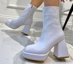 This beautiful and stylish comfortable boot is just for you. It does not disturb the heel and allows you to move comfortably. It will be your savior in all your combinations with its white color. Heel high: 9 cm. Wedding Boots For Bride, White Boots Women, Boot Wedding, Bride Boots, White Platform Boots, Stylish Bride, Women Boot, Platform Heels Boots, Wedding Boots