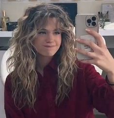 90s Long Layered Hair Curly, Natasha Leon Hair, Curtain Bangs With Wavy Hair Naturally Curly, Wavy Hair Naturally Bangs, Wavy Curly Haircut Layers, 70s Wavy Haircut, Curly Wavy Bangs Long Hair, 90s Layered Haircut Curly Hair, 70s Curtain Bangs Long Hair Curly