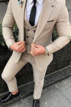 Best Suits For Men, Ivory Suit, Blazer Outfits Men, Slim Fit Suit Men, Suit Ideas, Beige Suits