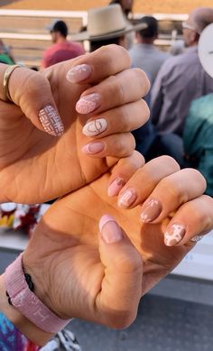 rodeo western county punchy nails inspo Boujee Western Nails, Short Cowgirl Nails, Lainey Wilson Inspired Nails, Nails For Rodeo, Classy Western Nails, Cute Nail Ideas Square, Nail Inspo Country, Western Nails Natural Nail, Cute Nails Western Simple