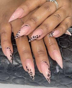 Pointy Tip Nails, Almond Shaped Leopard Nails, Cute Short Stilleto Nails Designs, Almond Nude Pink Nails, Leopard Print Stiletto Nails, Fall Pointy Nail Designs, Cheetah Nails Stiletto, Jaguar Nail Designs, Stiletto Leopard Nails