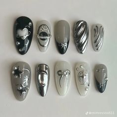 Black And Silver Nail Designs, Black Press On Nails, Old Money Nails, Peony Aesthetic, Nails Box, Concert Nails, Money Nails