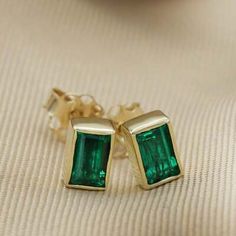 (eBay) Find many great new & used options and get the best deals for 4Ct Emerald Cut Green Emerald Solitaire Stud Earrings In 14K Gold Plated Silver at the best online prices at eBay! Free shipping for many products! Custom Birthstone Ring, Emerald Green Earrings, Earrings Emerald, Emerald Earrings Studs, Jewelry Artist, Minimal Earrings, Solitaire Studs, Stone Studs, Emerald Earrings