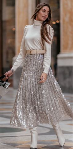 Party Glam Outfit, Modest Birthday Outfit, White Sequin Skirt, Classy Christmas Party, Skirts Ideas, Tulle Skirts Outfit, Dresses Western, Modest Casual Outfits, Moroccan Fashion