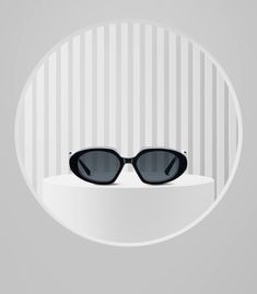 Italian Designers, The Works, Fashion Details, Italian Design, Dark Black, Classic Design, Sunglasses Women, Lenses, Sunglasses