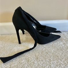 Perfect For Professional Settings Or Business Casual New With Tags Size 7 Black Ankle Tie Heels For Formal Occasions, Chic Black Heels With Ankle Tie, Chic Black Ankle Tie Heels, Black Ankle Tie Heels For Spring, Champagne Heels, Tan Block Heels, Clear Strap Heels, Fringe Heels, Purple Heels