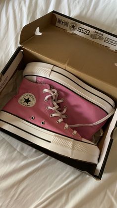 Willow Hale, Trendy Shoes Sneakers, Pink Converse, Shoe Wishlist, Hype Shoes, Girly Shoes