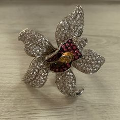 A Stunning, Never Worn, Rhinestone Studded Flower Ring. No Damage. Gold Flower-shaped Jewelry With Rhinestones, Vintage Flower-shaped Multi-stone Jewelry, Fine Jewelry Flower-shaped Cluster Earrings In Cubic Zirconia, Floral Cocktails, Vintage Flower-shaped Jewelry With Rhinestones, 5 Rings, Rhinestone Studs, Ring Color, Flower Ring