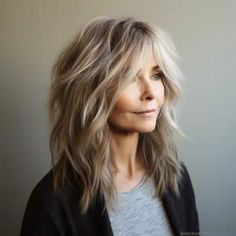 Casual Waves with Choppy Layers and No Bangs Full Medium Length Hair, Long Haircut Trends, Kort Bob, Long Shag Haircut, Hairstyles For Women Over 60, Choppy Layers, Luscious Hair