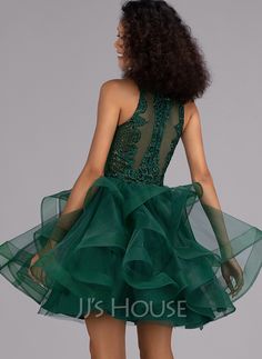 Robe marquise/princess col rond court/mini tulle robe bal d'étudiant avec paillettes (018229953) - JJ's House 40th Birthday Dress, Emerald Quince, Emerald Green Quinceanera Theme, Bat Mitzvah Dress, Formal Dresses For Girls, Emerald Green Quinceanera, Green Quinceanera Theme, Gowns Princess, Tulle Dress Short