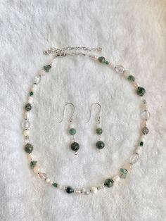 Beaded Ideas, Homemade Necklaces, String Jewelry, Handmade Crystal Jewelry, Green Beaded Necklace, Easy Jewelry, Handmade Beaded Necklaces, Prom Jewelry, Dream Style