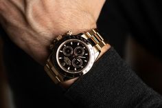 Check out this cool Rolex Daytona Gold 116528. An amazing sports watch for men by Rolex. Watch For Men