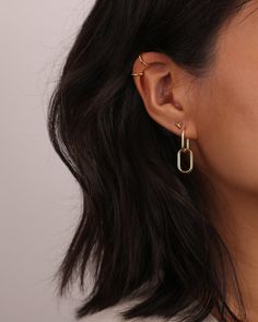 Gold / Silver No Piercing Stacking Ear Cuff  Best for not pierced ear styling  ◇ Hoop measures approx.:    Outer diameter: 10mm    Inner diameter: 7mm (handmade earrings vary slightly) ◇These earrings are sold as pair. ◇These earrings will arrive in an eco-friendly jewelry paper box, making it a nice gift to give a friend or keep for yourself. ◆ View more EARRINGS https://www.etsy.com/shop/eplusfjewelry?section_id=13190709 ◆ View ALL ITEMS https://www.etsy.com/shop/EFHANDMADEJEWELRY shop policie Simple Ear Design, Dainty Ear Piercings Silver, Unique Ear Piercings Classy, Piercing Stacking, Cuff Earrings No Piercing, Ear Styling, Ear Curation, Second Hole Earrings, Jewelry Stack