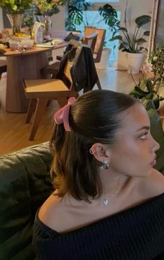 Short Hairstyle Women Aesthetic, Short Hair Summer, Short Ponytail, Outfits To Try, Coquette Style, Ribbon Hairstyle, Good Hair Day