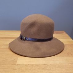 Beautiful And Sophisticated Brown Felt Hat With An Adjustable Leather Buckle. 100% Wool. Circumference Is Approximately 23 Inches. Brown Felt Hat, Leather Bucket Hat, Straw Boater Hat, Floppy Straw Hat, Suede Hat, Floppy Sun Hats, Summer Hats For Women, Large Hats, Wide Brim Sun Hat