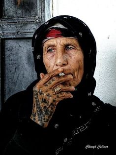 Baba Yaga, Old Woman, Fashion Mode, Hand Tattoos, Pretty People, Beautiful People, Portrait Photography, Sketch Book