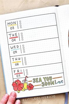 Looking for the perfect summertime layout to try in your bullet journal!? These super cute beach themed weekly spreads, mood trackers, monthly logs and more… will give you some inspiration to get started! #bulletjournalideas #bujospread #bujoideas #bulletjournaltheme August Bullet Journal Cover, Bullet Journal Weekly Layout, Bullet Journal Cover Ideas, Smash Journal, Bullet Journal Notebook, Bullet Journal Design Ideas, Bullet Journal Lettering Ideas