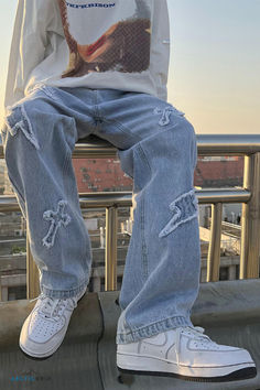 Upgrade your streetwear game with Arcticdrip® Straight Leg Lightning Denim Pants. These Y2K-inspired pants feature a sleek, straight-leg design and unique embroidered lightning bolt and cross patch detailing. Made with lightweight denim for maximum comfort. Luxury Jeans, Hip Hop Trends, Denim Pants Fashion, Hip Hop Pants, Street Jeans, Men Jeans Pants, Denim Pants Mens, Streetwear Mode