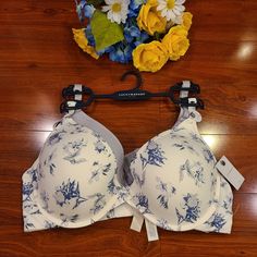 Bnwt Brand: Lucky Brand Size: 42d Colors: White & Gray Style: 2 Pc Super Soft Comfort Padded Bras Green Bralette, Lounge Bra, Printed Bras, Bandeau Bra, Beautiful Bra, New Bra, Black Bra, Womens Bras, Sports Bra Sizing