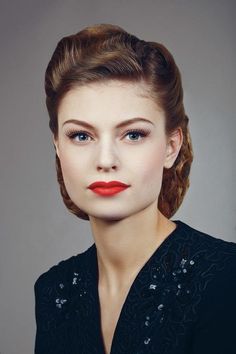 Cabelo Pin Up, Red Lipstick Looks, Amazing Wedding Makeup, Makeup Cantik, Pin Up Makeup