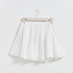 Cotton Mini Skirt With Small Waist Band And Zip At Sides. Lining : 100%Cotton Qty: 50% Bc| Cotton 50%Organic Cotton Purchased In Europe Never Worn But Took Tags Off For Washing Length -16.5” Waist -14” Can Be Styled Up Or Down True To Size White Skirt Mini, Draculaura Costume, White Cotton Skirt, Cotton Mini Skirt, White Skirt, Cotton Skirt, Small Waist, White Skirts, Waist Band