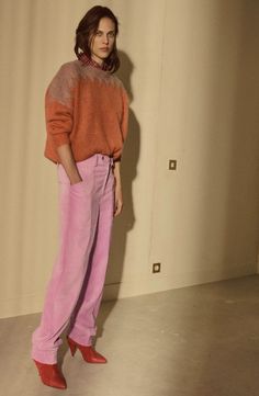 High Fashion Trends, Corduroy Top, Cooler Look, Pink Pants, Fashion Show Collection, College Fashion, Look Casual, Looks Style