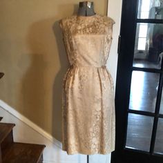 Royal Lynne Brocade Dress With So Much Beautiful Detail ( Missing (Missing Bottom Button) Brocade Dress, Brocade Dresses, Dresses Royal, Vintage Gold, Vintage Dresses, Vintage Ladies, Colorful Dresses, Size 4, Midi Dress