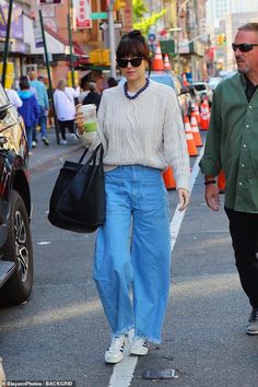 Red Leather Blazer, Dakota Johnson Street Style, Dakota Johnson Style, Off Duty Outfits, Autumn Knitwear, Frayed Hem Jeans, All Jeans, Outfit Formulas, Half Zip Sweaters