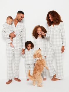 V by Very Womens Family Christmas PJ Grey Check Revere Set Size & Fit Regular fit - order your usual size 2 piece set Model is 5'10" and wears a UK size 8 Details Women's Family Christmas PJ Set by Very Man Grey Celebrate Christmas in a classic check design with these comfy PJs in a winter wonderland colour scheme All-over traditional-vibe check print Timeless revere collar neckline Pocket to the left chest Button-through front Long sleeves Straight-leg bottoms Comfortable elasticated waistband Part of a matching family collection, available separately. Perfect for a cute family photo op! For men's matching set search [W0HI0] For kids matching set search [VZXD0] For pets matching set search [W0183] Material & Care Material Content: 100% Cotton Flannel Yarn Dye Washing Instructions: Machine Family Christmas Pj, Christmas Pj Set, Womens Matching Sets, Bandana Design, Fancy Dress For Kids