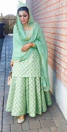 Mint Green Punjabi Suits, Kurta With Lehenga, Frock Ideas, Punjabi Suit Design, Sharara Designs, Salwar Suits Party Wear, Short Kurta