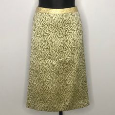 Vera Wang Green Gold Abstract Print Silk Lined Skirt Beautiful Condition. Made In Usa. New With Tags. Crafted In 50% Acetate / 32% Polyamida / 12% Metallic / 6% Nylon | Silk Lining Size 12 ~ 17" Waist X 20.5" Hips X 26" Length Jean Midi Skirt, Ponte Skirt, Cotton Pencil Skirt, Shibori Print, Satin Maxi Skirt, Floral Pleated Skirt, Office Skirt, Printed Pleated Skirt, High Waisted Pencil Skirt