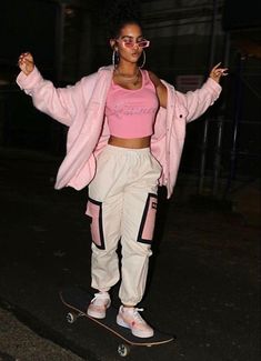 Girly Streetwear Outfits, Outfit Inspo Girly, Girly Streetwear, Feminine Streetwear, Instagram Learning, Pink Streetwear, Flawless Beauty, Streetwear Aesthetic, Eye Wear