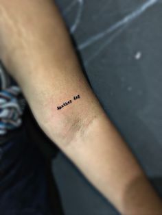 Amo a música Another Day e decidi marcar na pele, ideia de tatto para o fandom Stay Kids Tattoo Ideas, Hyunjin Tattoo