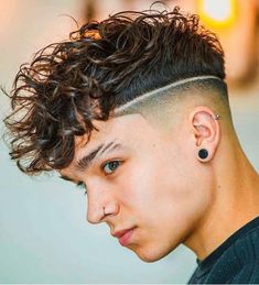 Undercut Curly Hair, Types Of Fade Haircut, Hairstyle Girls, Messy Curly Hair, Trendy We Fryzurach, Curly Hair Fade, Curly Undercut, Boys Hair, Textured Curly Hair